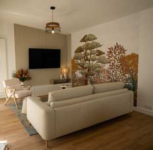 Photo de galerie - Peinture, tapisserie panoramique salon.