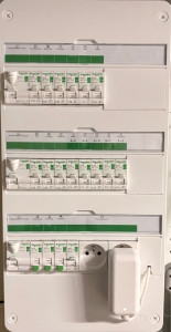 Photo de galerie - Installation tableau et étiquetage officiel