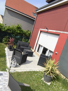 Photo de galerie - Creation terrasse , dalle gravilionné + bordure 