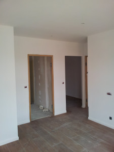 Photo de galerie - Réalisation Travaux de plâtrerie d'une  maison individuelle à Montpellier. Plafond suspendu en plaque de plâtre, Isolation thermique, doublage placo-murs périphérique, cloisons de distribution placostyl, bloc portes, peinture.