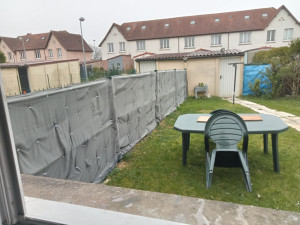 Photo de galerie - Le pose de grillage et pose de Bris Vu 