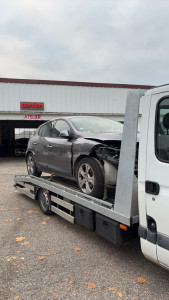 Photo de galerie - Rapatriement de cette Mégane 3 accidenté  