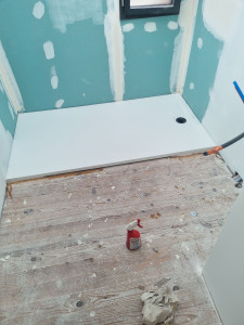 Photo de galerie - Pose d'un bac à douche 