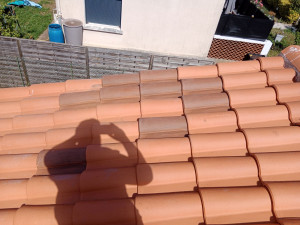 Photo de galerie - Finition tuile romane canal après la dépose de l'ancienne cheminée