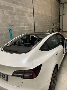 Photo de galerie - LUNETTE ARRIÈRE TOIT PANORAMIQUE TESLA