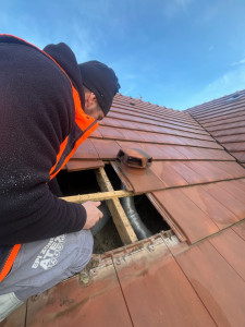 Photo de galerie - Recherche de fuite et infiltration sur maison toit en tuile à Montgeron dans le 91