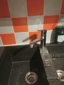 Photo de galerie - Changement de robinet ancien vers neuf de la marque Hansgoher