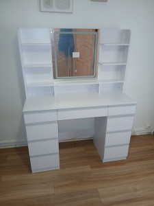 Photo de galerie - Montage coiffeuse 