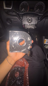 Photo de galerie - Remplacement contacteur tournant volant 