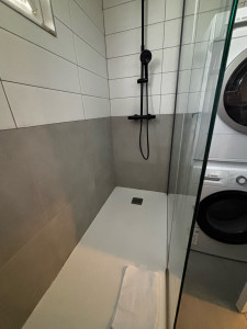 Photo de galerie - Support mural pour tenir la douchette 