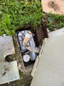 Photo de galerie - Remplacement moteur de portail enterré