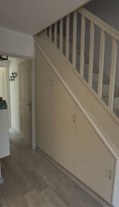 Photo de galerie - Meuble sous escalier sur mesure 