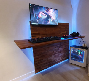 Photo de galerie - Bureau flottant avec rétro-éclairage led