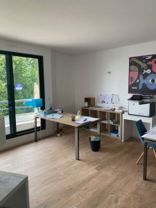 Photo de galerie - Peinture mur - plafond d'un bureau