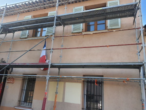 Photo de galerie - Ravalement façade bâtiment les terrasses de grimaud policiers municipal 