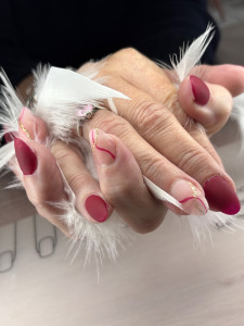 Photo de galerie - Pose de vernis semi permanent et extension américaine