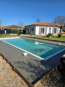 Photo de galerie - Dalle béton terrasse piscine 