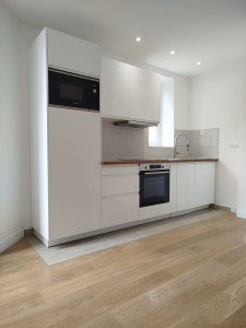 Photo de galerie - Cuisine, carrelage, parquets massifs 