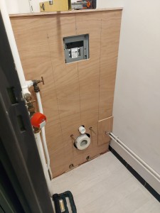 Photo de galerie - Pose d un WC suspendu avec coffrage et trappe de visite.
plus qu'à peindre l'ensemble. 
Williams allovoisins 