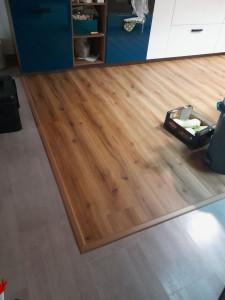 Photo de galerie - Pose parquet vinyle et baguettes de finition
