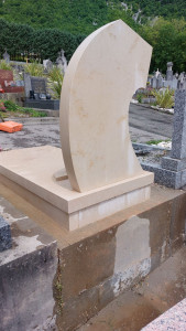 Photo de galerie - Nettoyage de vos monuments 
peinture de vos gravures 
