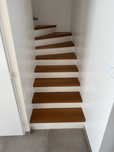 Photo de galerie - Habillage de escalier en parquet 