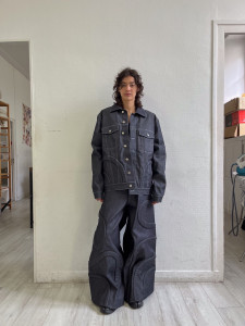 Photo de galerie - Ensemble en Jeans pour femme.