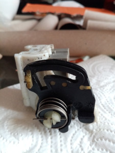 Photo de galerie - Fermeture coffre clio2