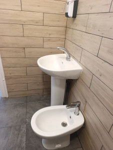 Photo de galerie - Installation réussie d'un évier et un bidet avec la pose du carrelage et faïence 