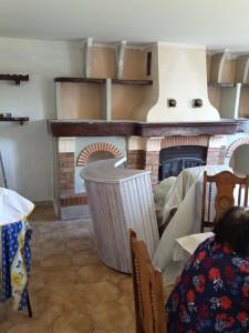 Photo de galerie - Chantier en cour de réalisation avant finition tapisserie peinture et parket flottant 