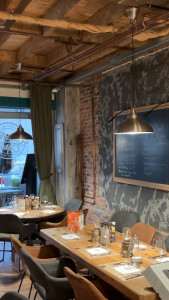 Photo de galerie - Pose plus installation de caméra surveillance au sein d’un restaurant 