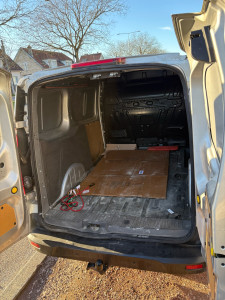 Photo de galerie - Utilitaire rentre en déchèterie 