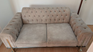 Photo de galerie - Nous réalisons un nettoyage de vos canapés en tissu, matelas et tapis directement à votre domicile.
