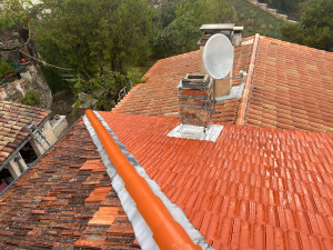 Photo de galerie - Faîtage à sec en closoir plomb  ventilé