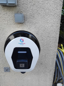 Photo de galerie - Borne de recharge vehicule électrique