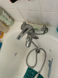 Photo de galerie - Nettoyage baignoire Avant 