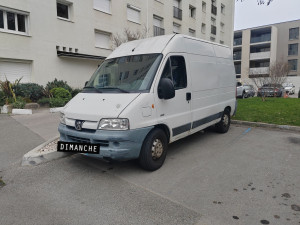 Photo de galerie - Camion à disposition pour débarrasser vos encombrants ! 