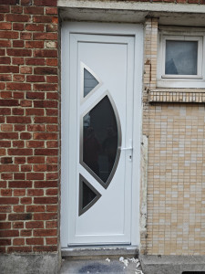 Photo de galerie - Remplacement d'une porte d'entré