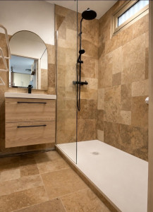 Photo de galerie - Rénovation salle de bain (En Travertin)