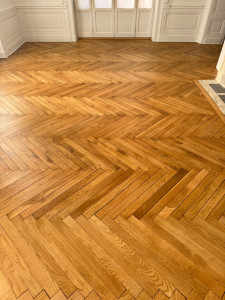 Photo de galerie - Parquet poncer et vitrifier 