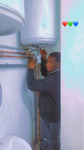 Photo de galerie - Travaux de maintenance du ballon d'eau chaude 