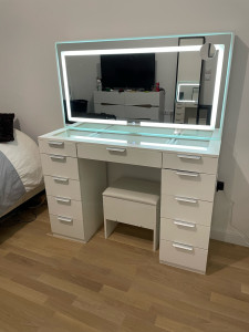 Photo de galerie - Coiffeuse 