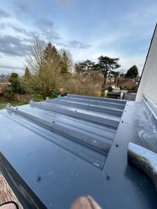 Photo de galerie - Rénovation d’une toiture en bac acier isolé 