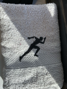 Photo de galerie - Broderie sur serviette éponge 