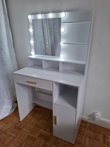 Photo de galerie - Montage coiffeuse 