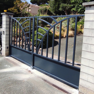 Photo de galerie - Portail double battant 