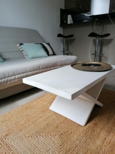 Photo de galerie - La mission :
Trouver une table basse adaptée pour ce petite studio de 20 m2.
Info: dénicher dans un dépôt vente de Nice à 39 €. 