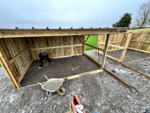 Photo de galerie - Préparation de dalle pour box à cheveaux