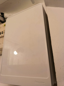 Photo de galerie - Tableau électrique Schneider 3 rangées installé et mis en service – photo après travaux.