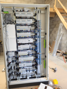 Photo de galerie - Montage des armoires az 